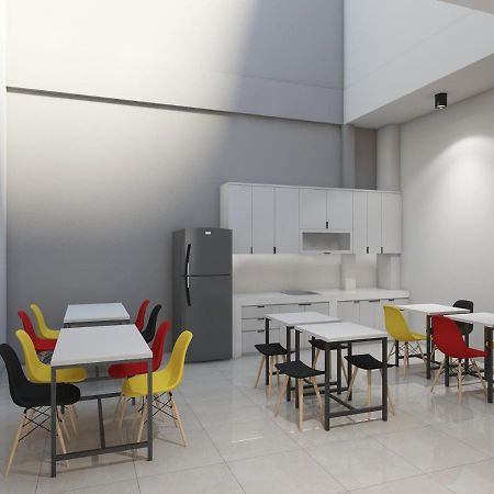 Ndalem Kraton Hotel Сидоарджо Екстериор снимка
