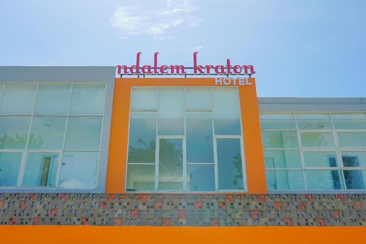 Ndalem Kraton Hotel Сидоарджо Екстериор снимка