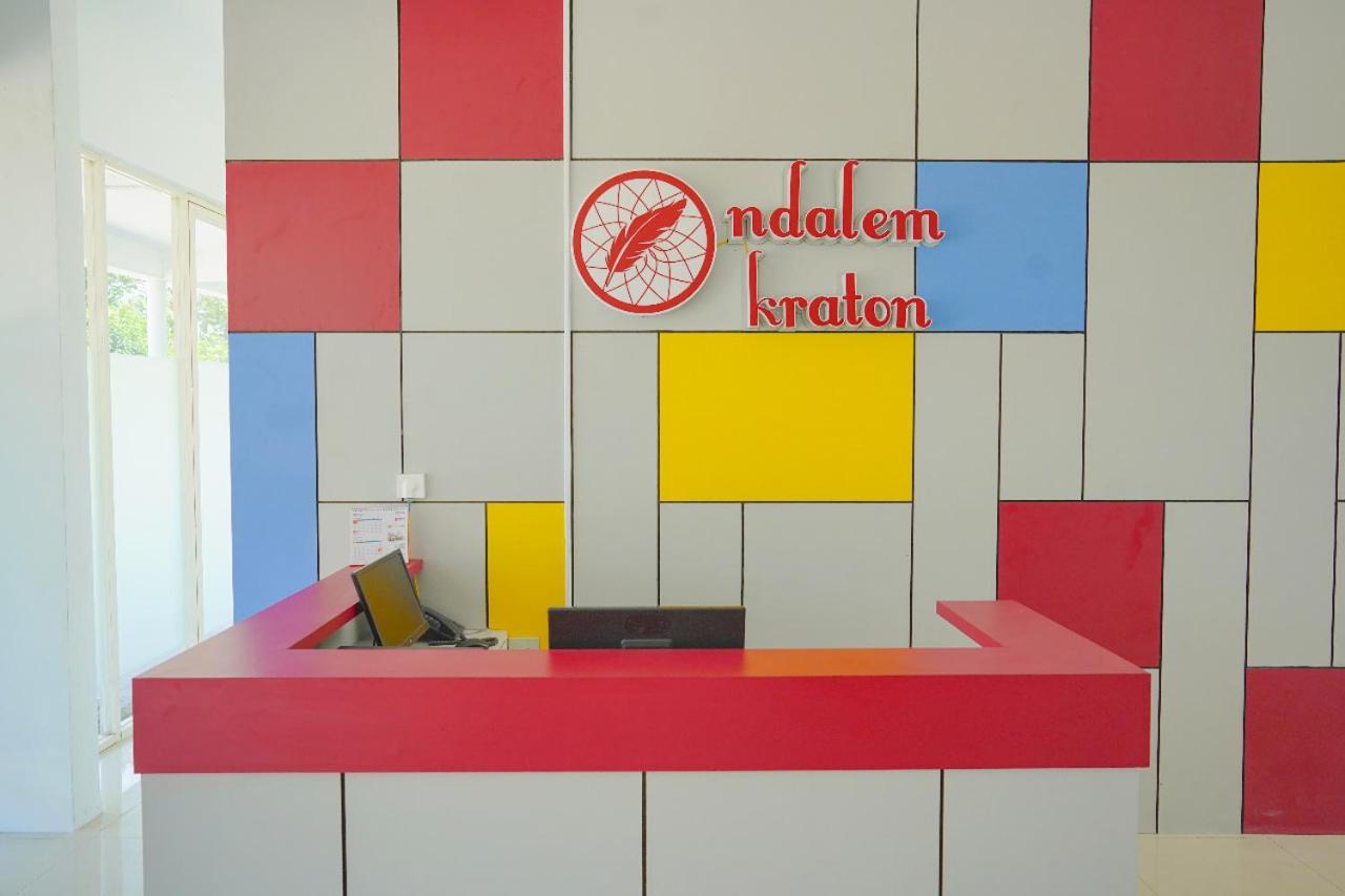 Ndalem Kraton Hotel Сидоарджо Екстериор снимка