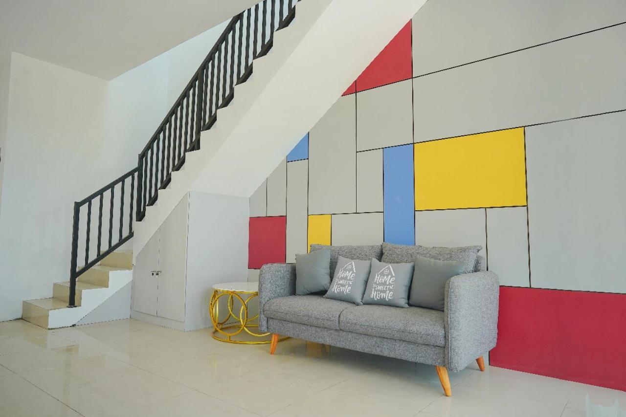 Ndalem Kraton Hotel Сидоарджо Екстериор снимка